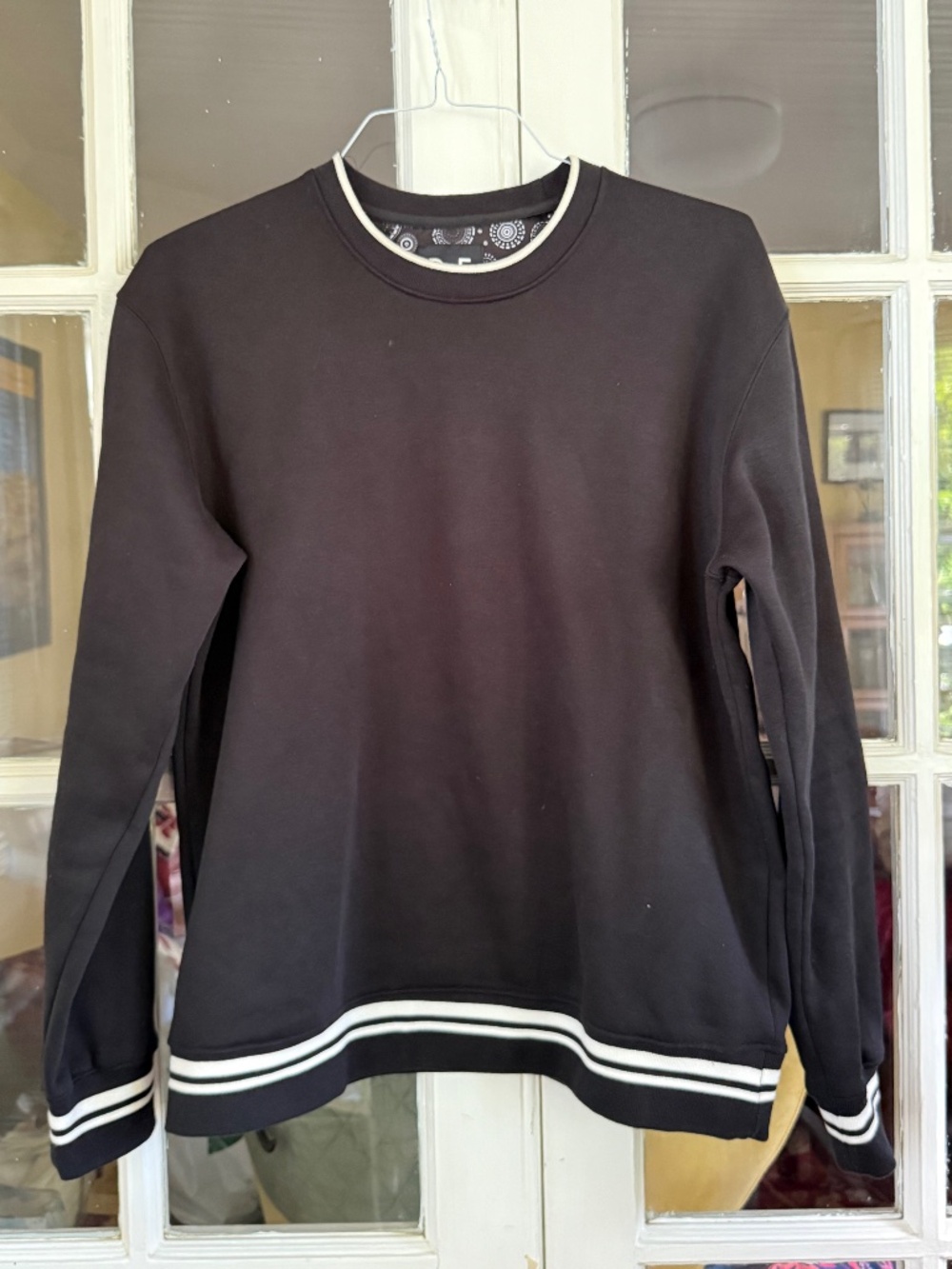 Denim & Flower Unisex Black Crewneck Sweatshirt w/ white striped trim Sz. M  EUC